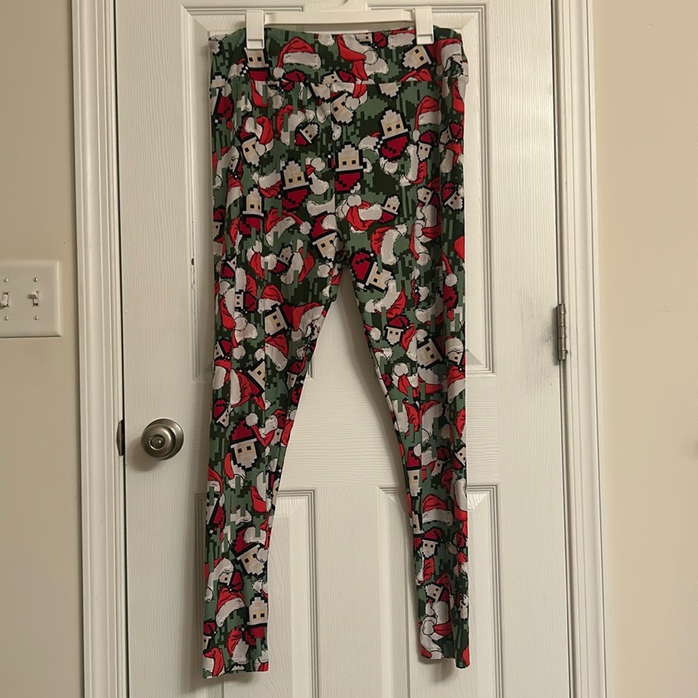 LuLaRoe Red Green Santa Print Leggings TC2 Polyester Spandex Fits Size 18+